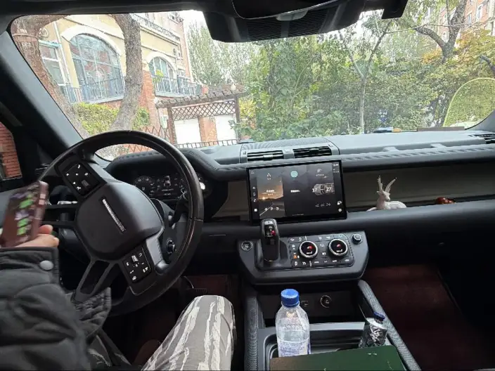 Land Rover Defender 2023 Model 110 3.0T P400 75th Anniversary Special Edition – фото 5
