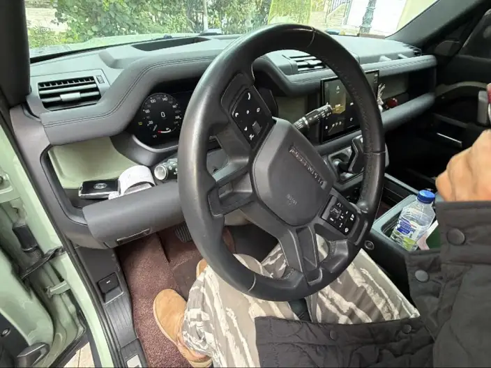 Land Rover Defender 2023 Model 110 3.0T P400 75th Anniversary Special Edition – фото 7