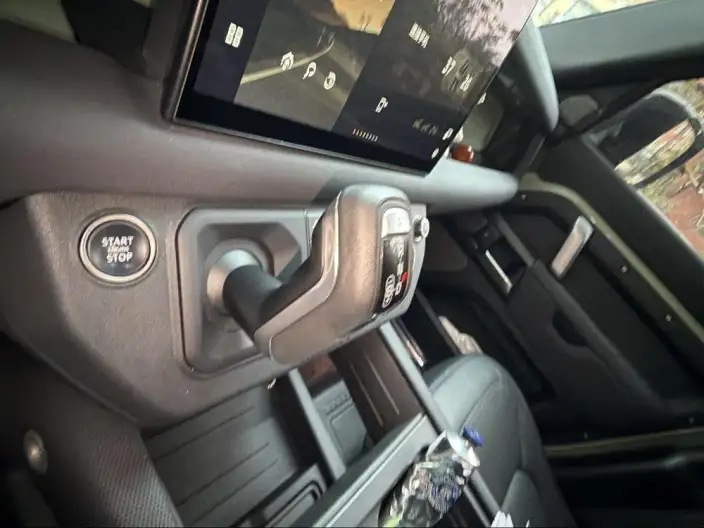 Land Rover Defender 2023 Model 110 3.0T P400 75th Anniversary Special Edition – фото 9