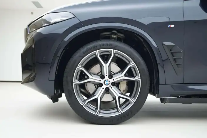 BMW X5 2023 Model xDrive30Li Exclusive Model M Sports Night Set – фото 7