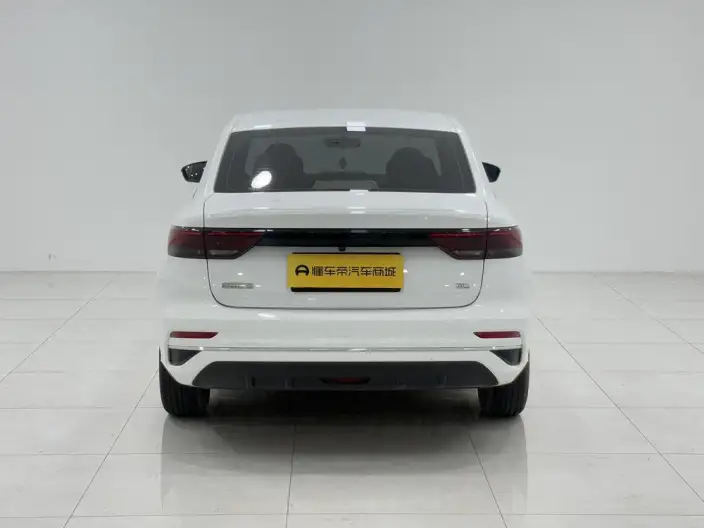 Geely Emgrand 2025 Model 1.5L Manual Star Glory Edition – фото 6