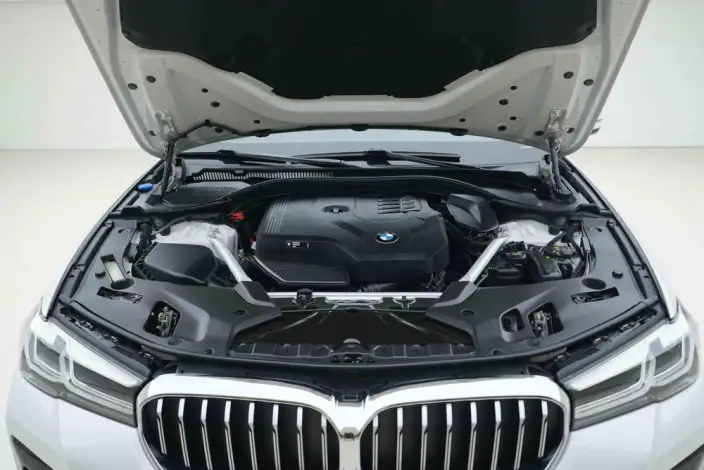 BMW 5 Series 2023 Model 530Li xDrive M Sports Set – фото 6