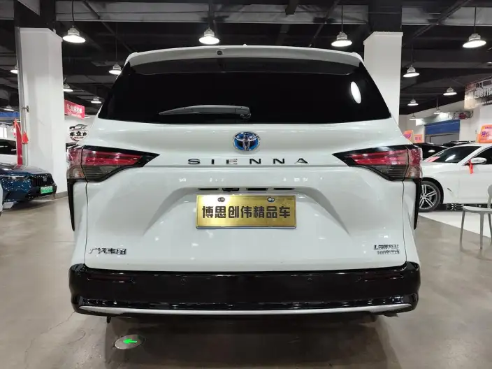 Toyota Sienna 2023 Model Hybrid 2.5L Premium Edition – фото 5