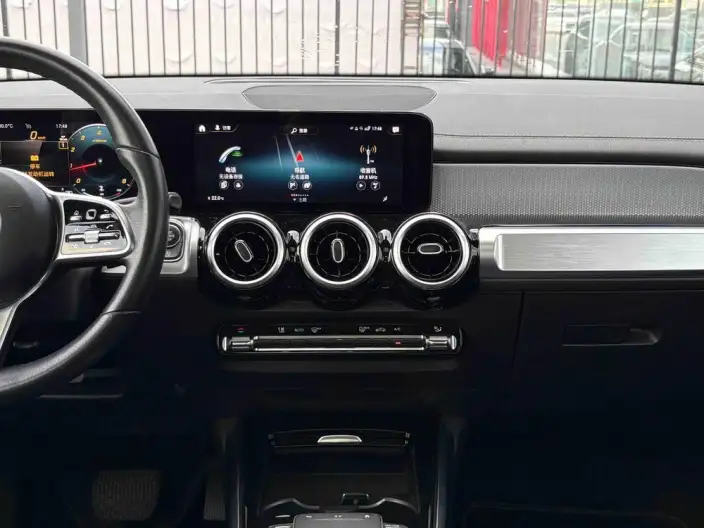 Mercedes-Benz GLB 2023 Model GLB 200 Dynamic Model – фото 5