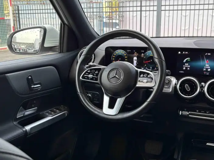 Mercedes-Benz GLB 2023 Model GLB 200 Dynamic Model – фото 9