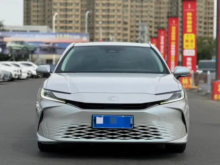 Toyota Camry 2024 Model Hybrid 2.0HGVP Deluxe Edition – фото 2