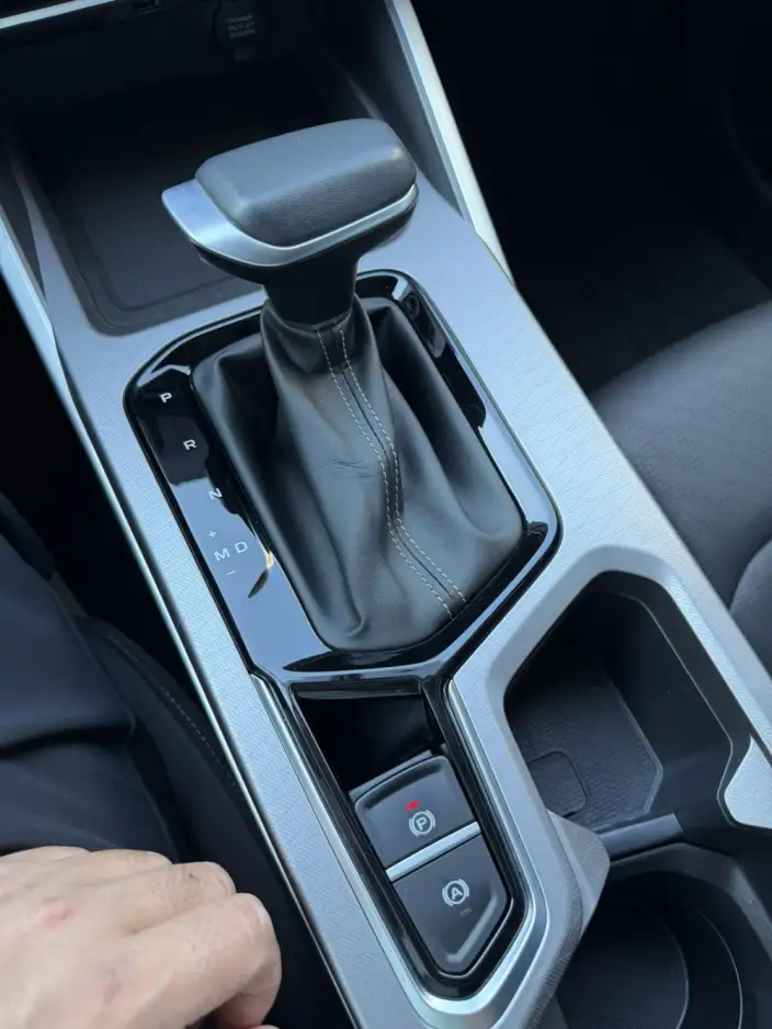 Geely Emgrand 2023 Model No. 4 Gen Champion Edition 1.5L CVT Luxury Model – фото 10
