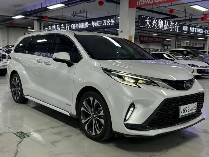 Granvia 2023 Model Intelligent Hybrid 2.5L Noble PLUS – фото 3