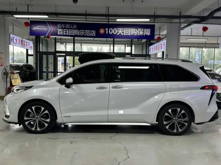 Granvia 2023 Model Intelligent Hybrid 2.5L Noble PLUS – фото 4
