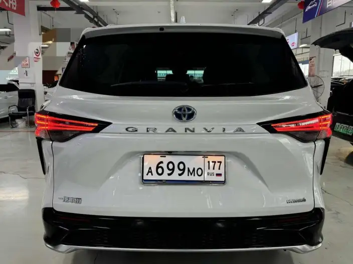 Granvia 2023 Model Intelligent Hybrid 2.5L Noble PLUS – фото 6