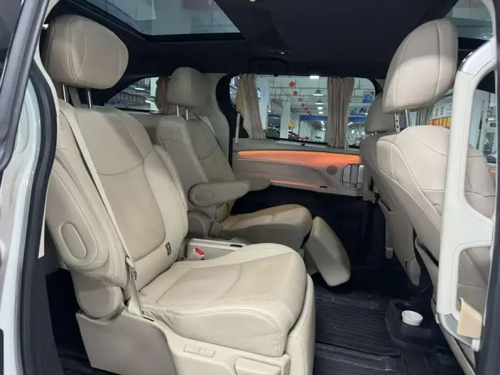 Granvia 2023 Model Intelligent Hybrid 2.5L Noble PLUS – фото 9