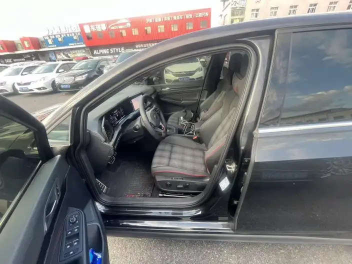 Volkswagen Golf GTI 2021 Model 380TSI DSG GTI – фото 9