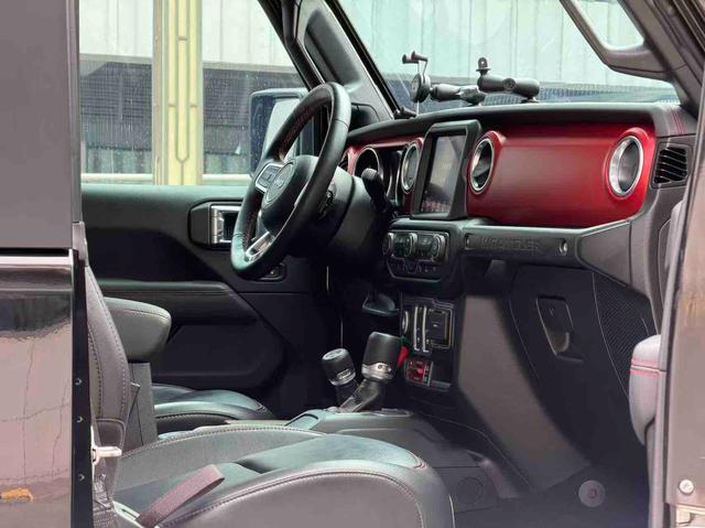 Jeep Wrangler Модель 2021 года 2.0T Rubicon лян door Edition – фото 14