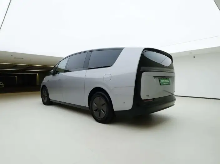Li Auto MEGA 2024 Model Ultra Edition – фото 4