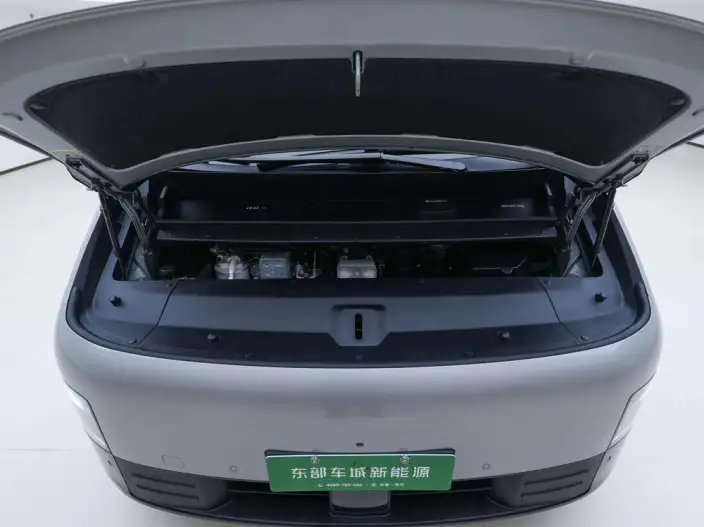 Li Auto MEGA 2024 Model Ultra Edition – фото 8