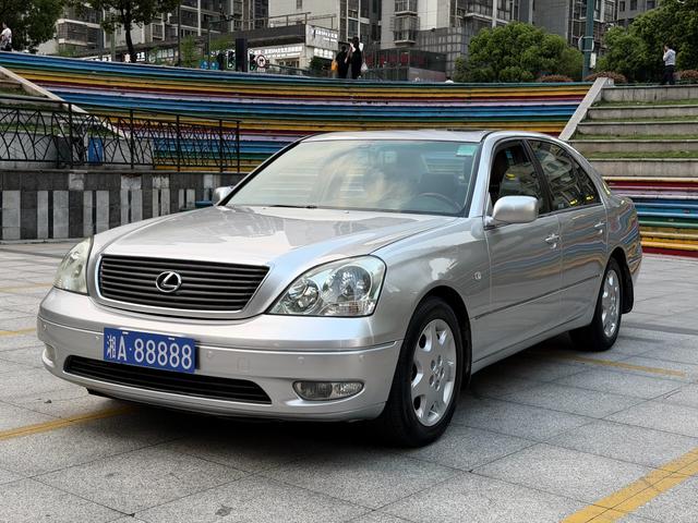 Lexus LS 2003 модификация 4.3 автоматическая Tiptronic