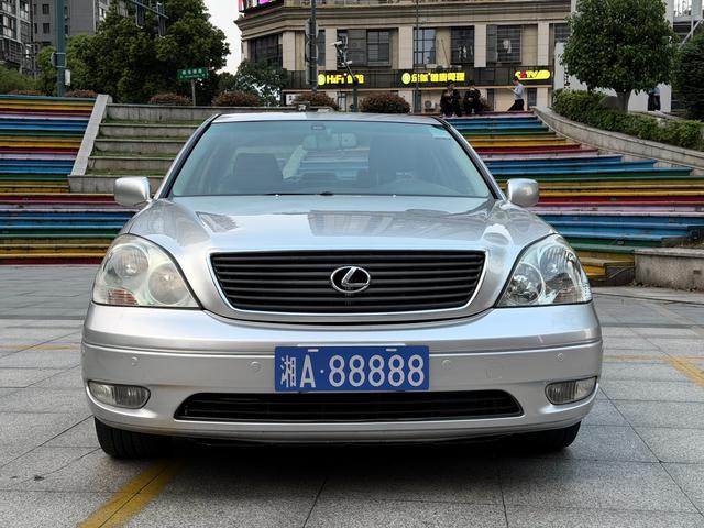 Lexus LS 2003 модификация 4.3 автоматическая Tiptronic
