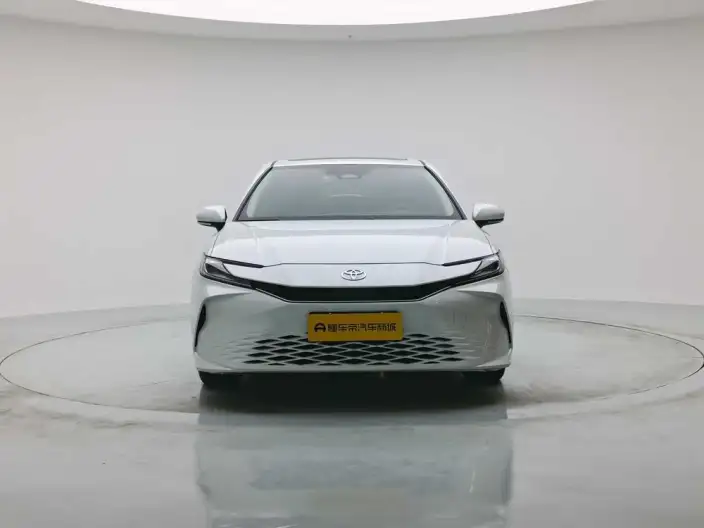 Toyota Camry 2024 Model Hybrid 2.0HGVP Deluxe Edition – фото 2