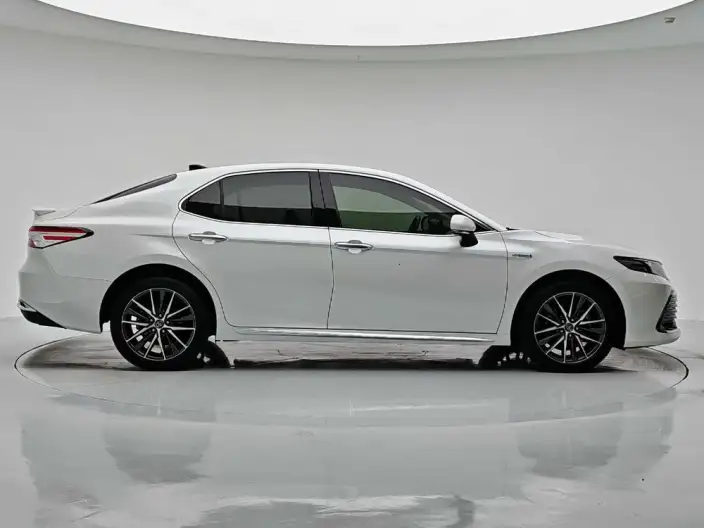 Toyota Camry 2023 Model Hybrid 2.5HG Deluxe Edition – фото 8