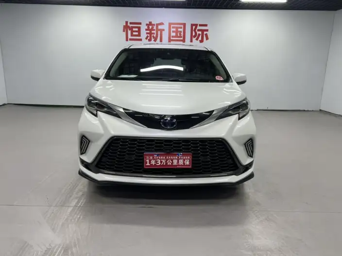 Granvia 2023 Model Intelligent Hybrid 2.5L Deluxe Edition – фото 2