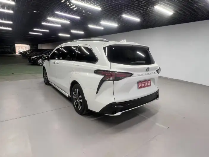 Granvia 2023 Model Intelligent Hybrid 2.5L Deluxe Edition – фото 4