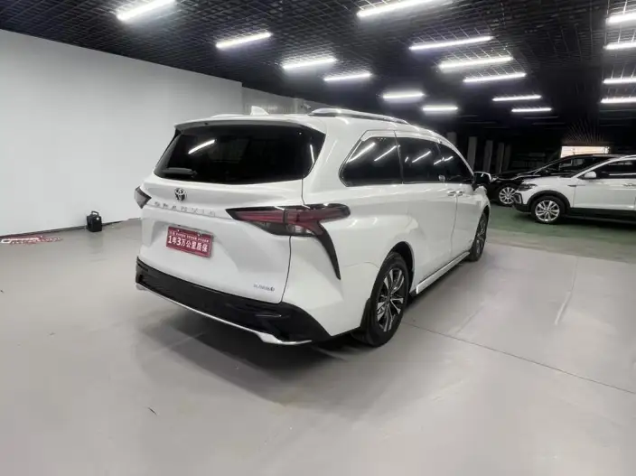 Granvia 2023 Model Intelligent Hybrid 2.5L Deluxe Edition – фото 6