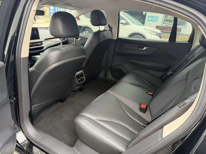 Hongqi E-QM5 2024 Model 450KM Travel Edition 100kW – фото 8