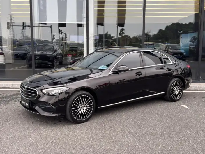 Mercedes-Benz C-Class 2023 Model C 260 L – фото 1