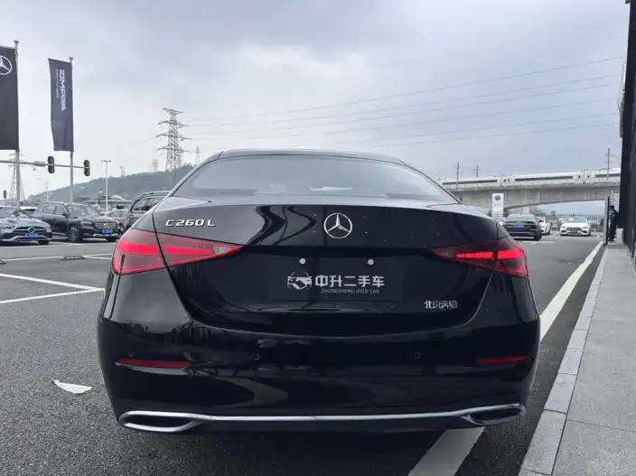 Mercedes-Benz C-Class 2023 Model C 260 L – фото 4