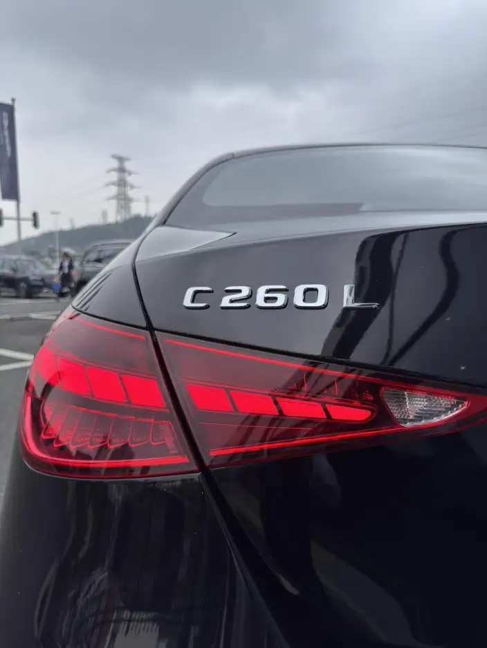 Mercedes-Benz C-Class 2023 Model C 260 L – фото 5
