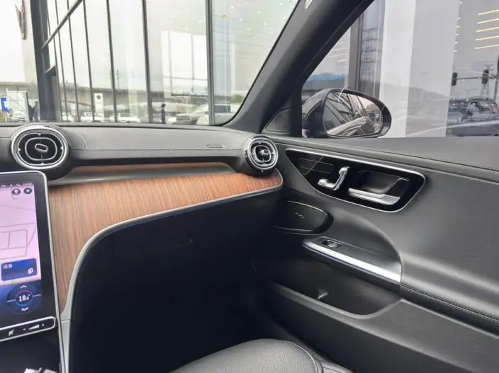 Mercedes-Benz C-Class 2023 Model C 260 L – фото 10