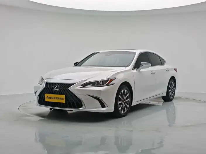Lexus ES 2022 Model 200 Superior Edition