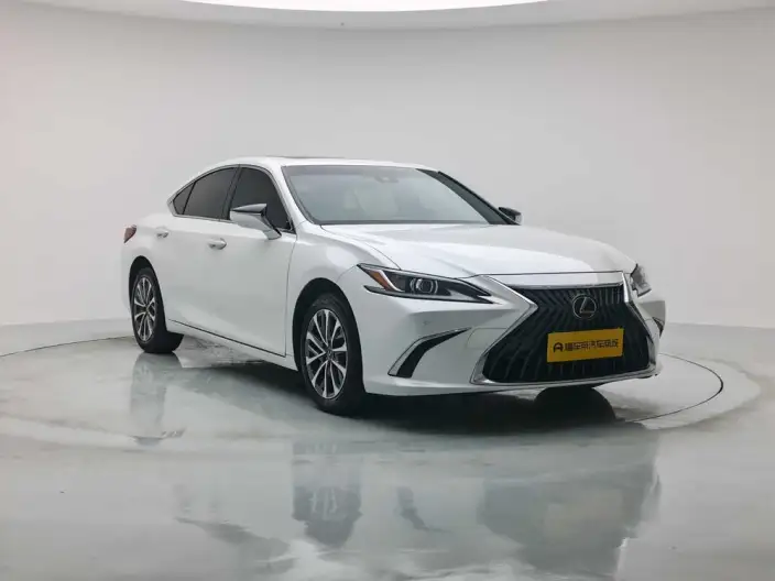 Lexus ES 2022 Model 200 Superior Edition