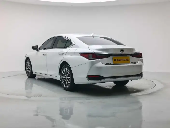 Lexus ES 2022 Model 200 Superior Edition – фото 5