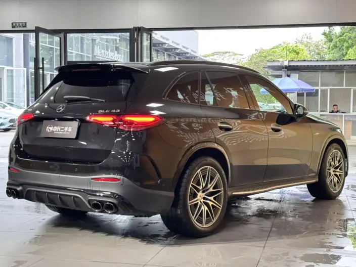 Mercedes-Benz GLC AMG 2025 Model AMG GLC 43 4MATIC – фото 6