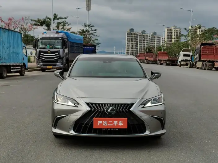 Lexus ES 2021 Model 200 Superior Edition