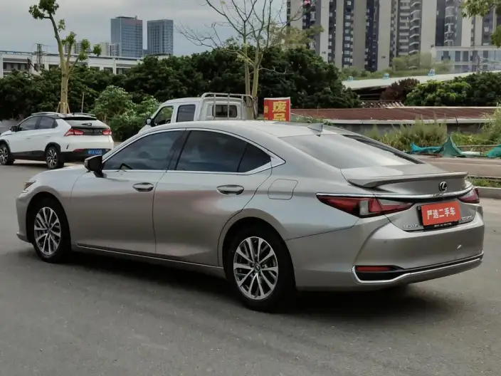 Lexus ES 2021 Model 200 Superior Edition