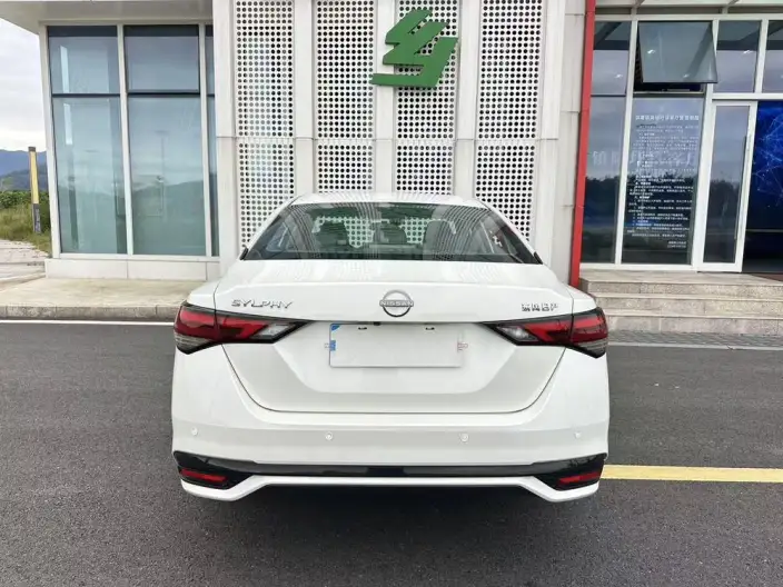 Nissan Sylphy 2023 Model 1.6L CVT Yuexiang Edition – фото 6