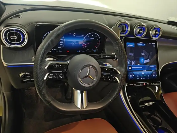 Mercedes-Benz GLC 2025 Model GLC 260 L 4MATIC Luxury Model 5 seat – фото 7
