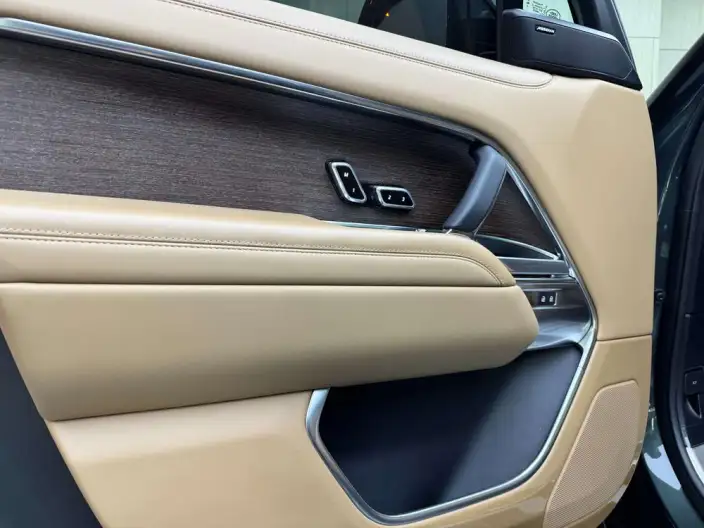 Range Rover 2023 Model 3.0 L6 400PS Shengshi VII seat Extended Edition – фото 10
