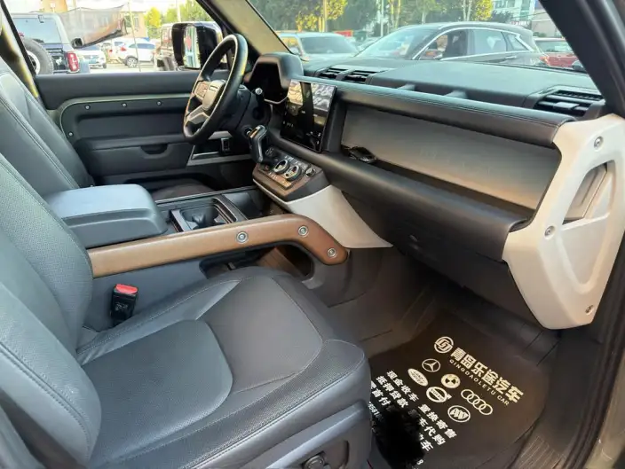 Land Rover Defender 2023 Model Facelift 110 P400 X-Dynamic HSE – фото 7