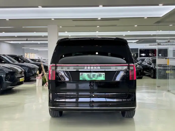 ZEEKR 009 2024 Model VI seat Executive Edition 4WD 108kWh
