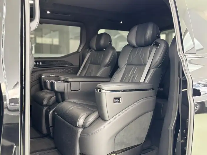 ZEEKR 009 2024 Model VI seat Executive Edition 4WD 108kWh – фото 9