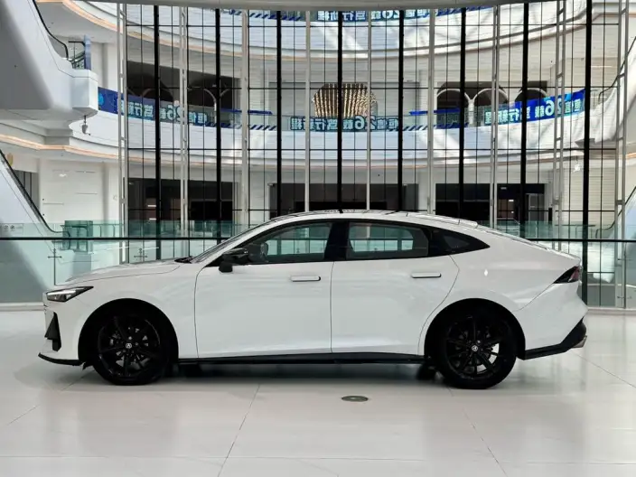 Changan UNI-V 2023 Model 1.5T Noble Model