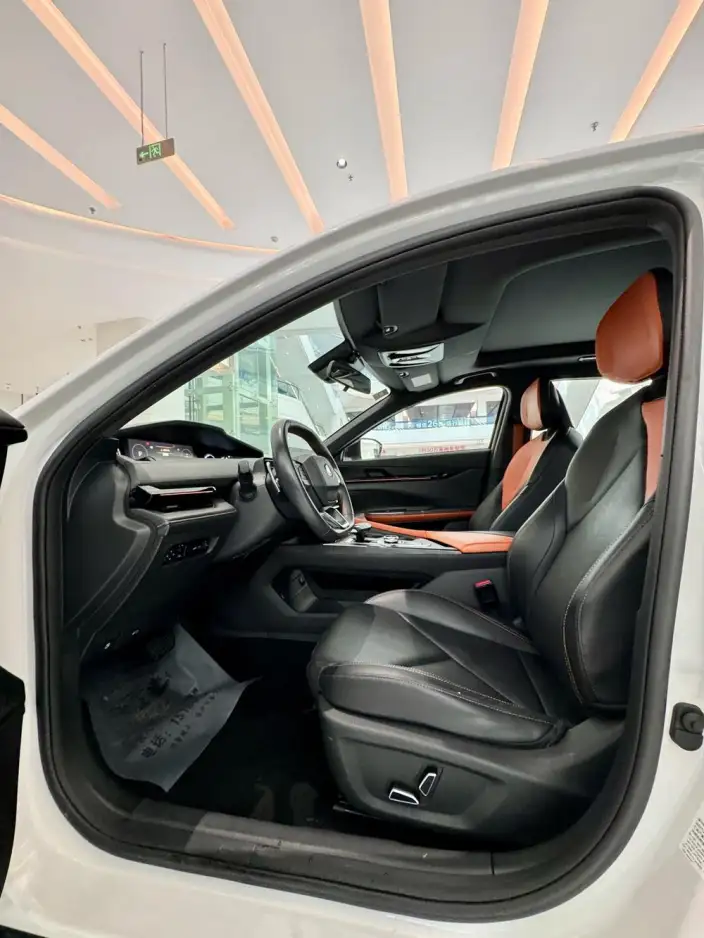 Changan UNI-V 2023 Model 1.5T Noble Model – фото 10