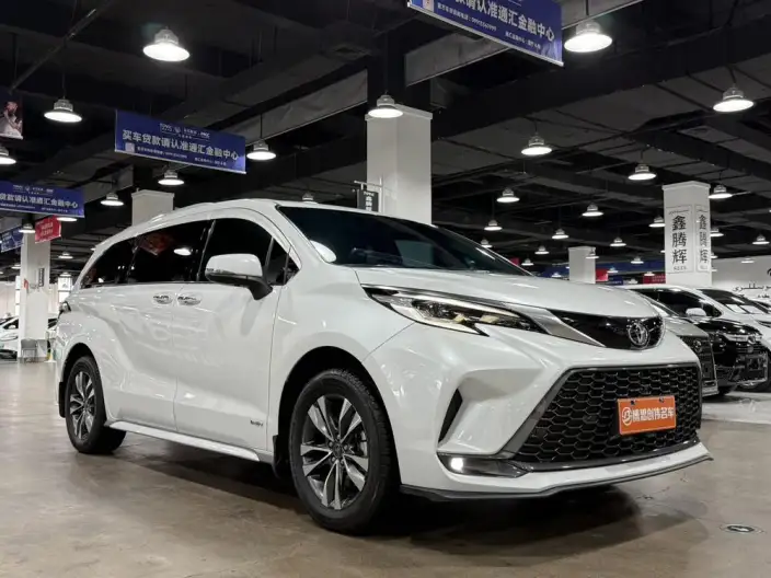 Granvia 2024 Model Intelligent Hybrid 2.5L 4WD Noble PLUS Edition – фото 3