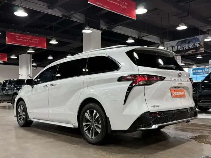 Granvia 2024 Model Intelligent Hybrid 2.5L 4WD Noble PLUS Edition – фото 4