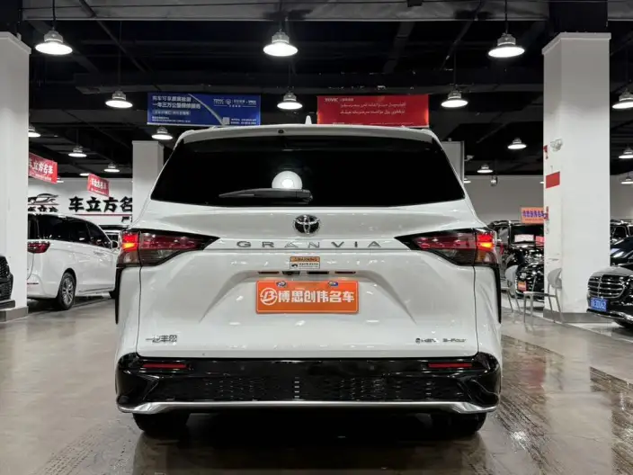 Granvia 2024 Model Intelligent Hybrid 2.5L 4WD Noble PLUS Edition – фото 5