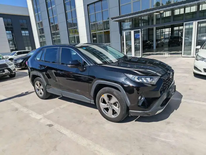 Toyota RAV4 2023 Model 2.0L CVT 2WD Urban Edition – фото 3