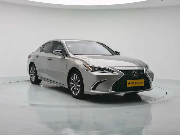 Lexus ES 2022 Model 300h Superior Edition